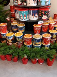 Topsys popcorn tins